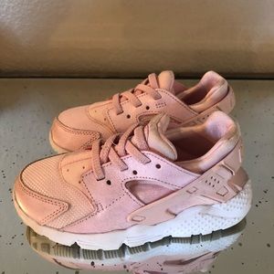 Toddler girl Nike huarache shoes